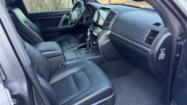 Toyota Land Cruiser 2012 - 18