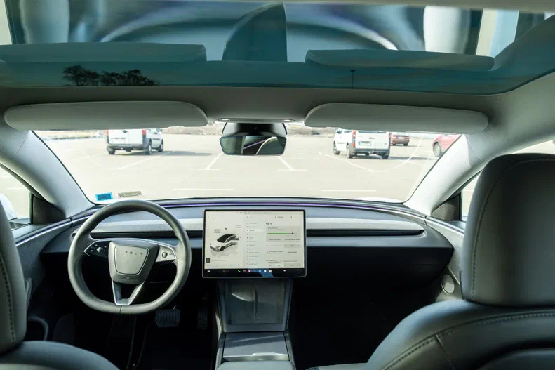 Tesla Model 3 2024 - 9