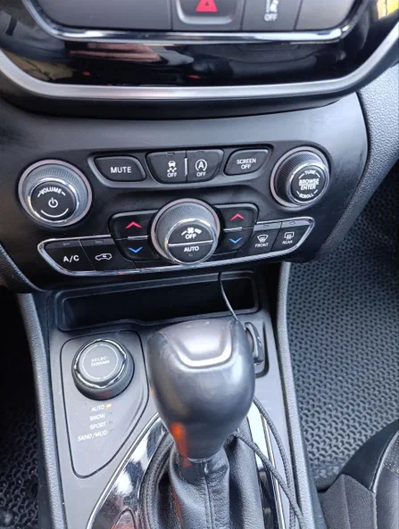 Jeep Cherokee 2022 - 15