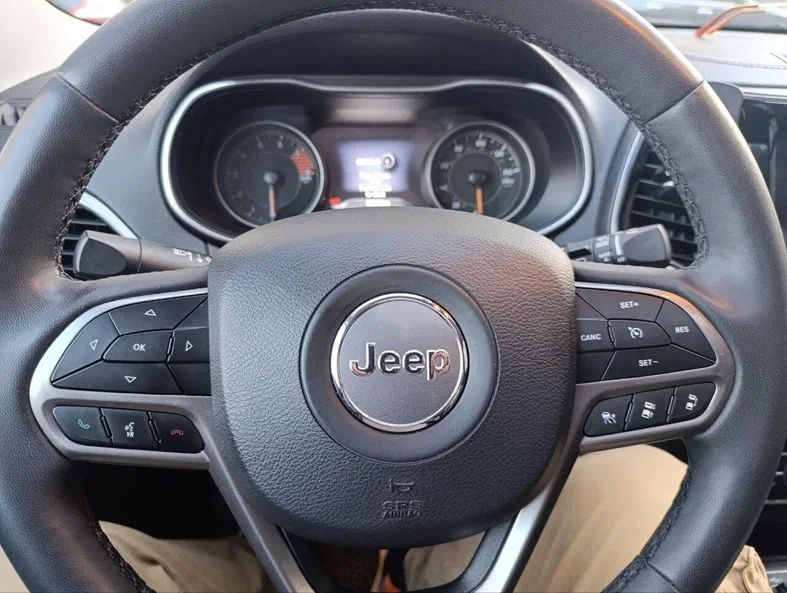 Jeep Cherokee 2022 - 6