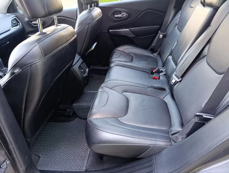 Jeep Cherokee 2022 - 9