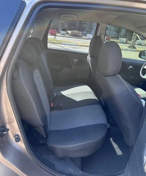 Nissan Note 2010 - 5