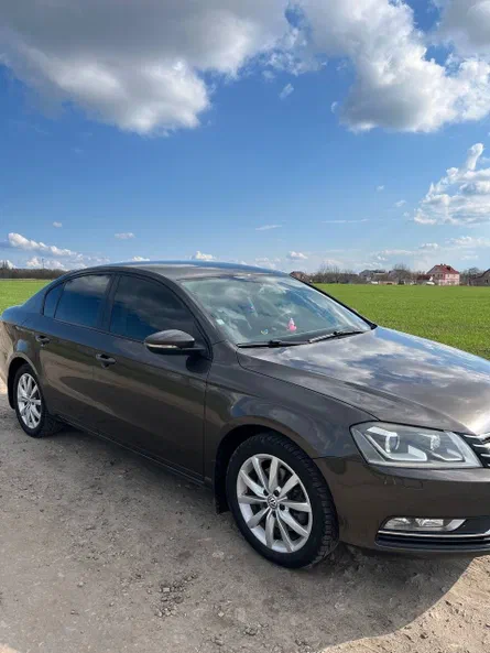 Volkswagen Passat 2012 - 1