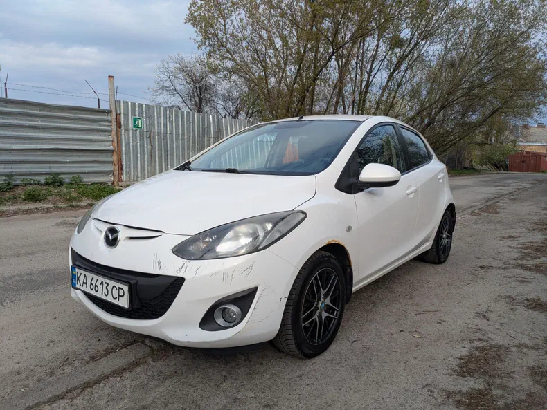 Mazda 2 2012