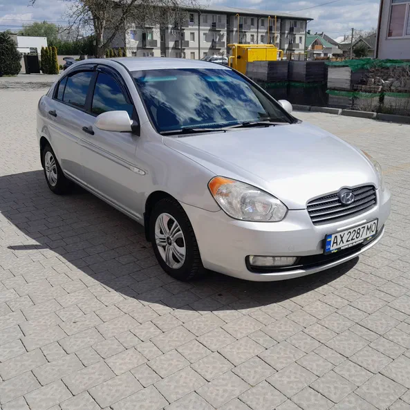 Hyundai Accent 2008 - 9