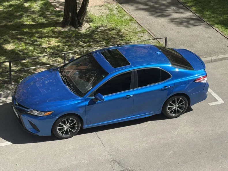 Toyota Camry 2018 - 10