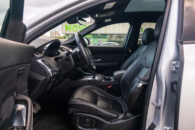 Jaguar E-Pace 2019 - 18