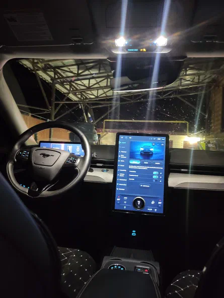 Ford Mustang Mach-E 2023 - 13