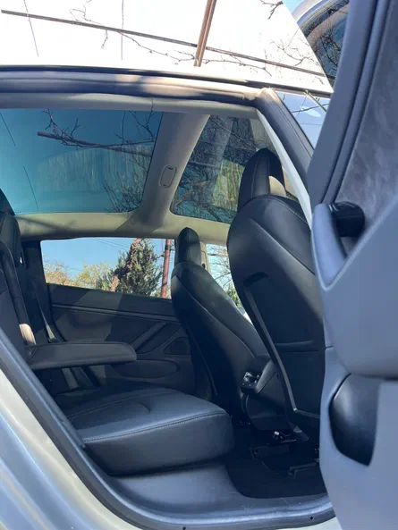 Tesla Model 3 2018 - 13