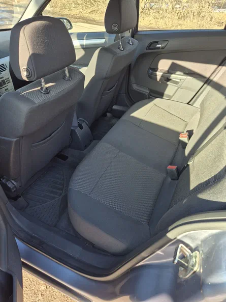 Opel Astra 2008 - 11