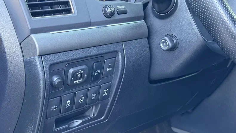 Toyota Land Cruiser 2012 - 28