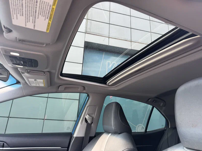 Toyota Camry 2018 - 11