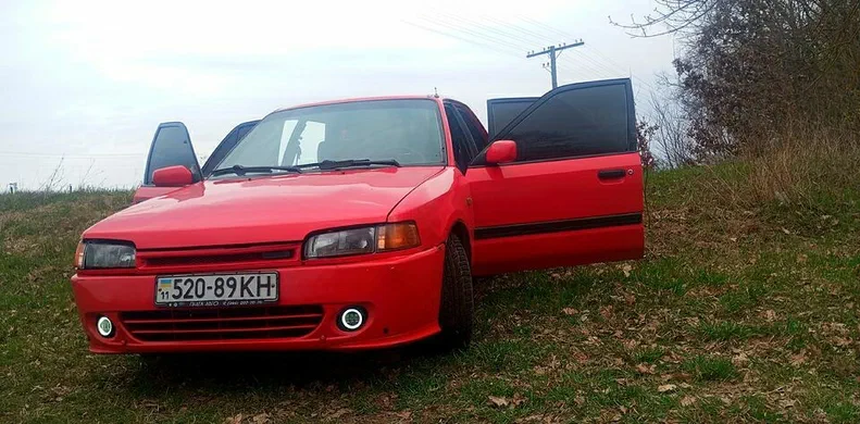 Mazda 323 1993