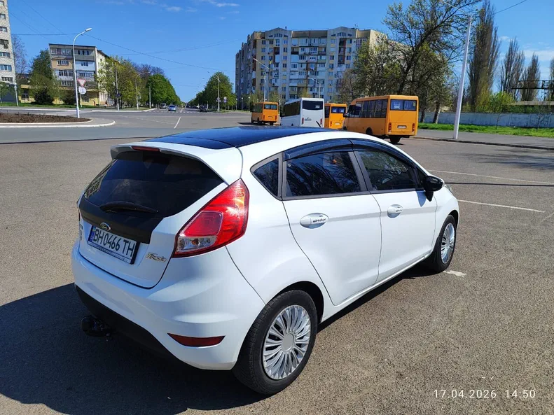Ford Fiesta 2013 - 4