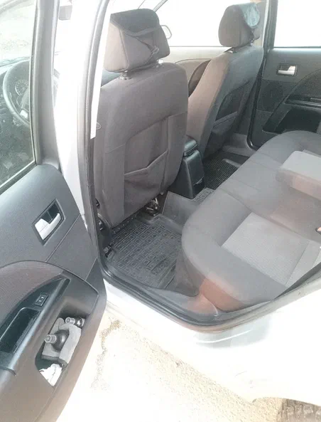 Ford Mondeo 2002 - 14