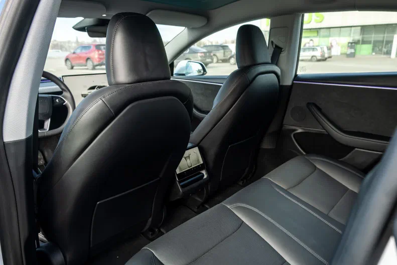 Tesla Model 3 2024 - 14