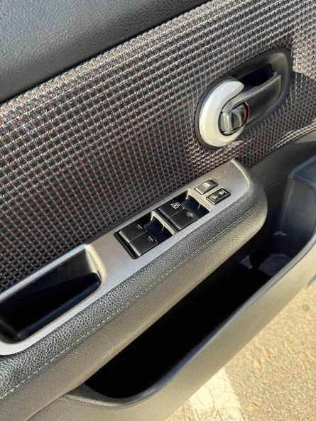 Nissan Tiida 2011 - 9