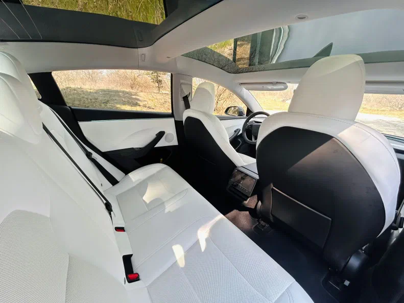 Tesla Model 3 2024 - 8