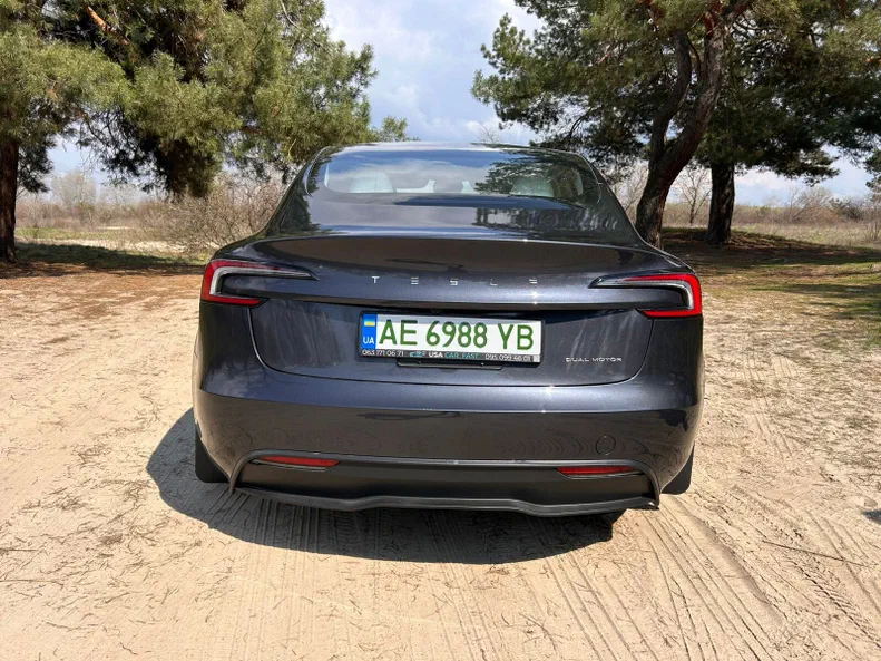 Tesla Model 3 2024 - 6