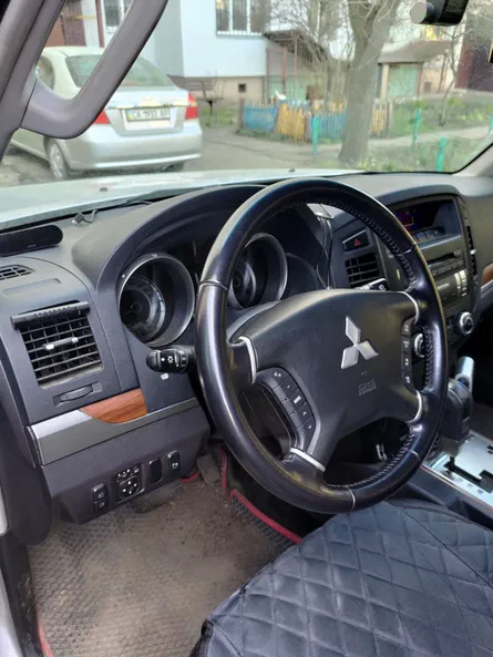 Mitsubishi Pajero 2008 - 5