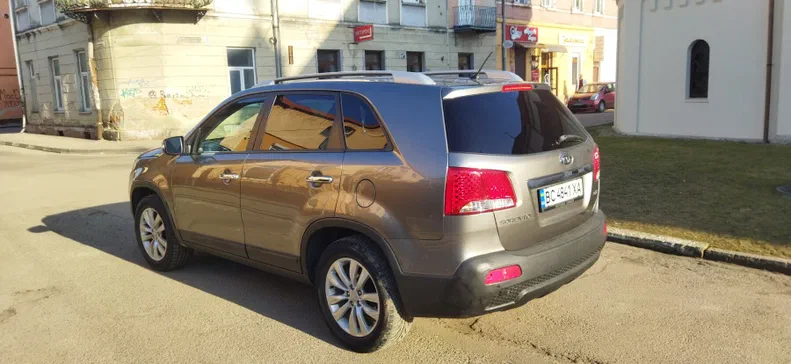 Kia Sorento 2012 - 10
