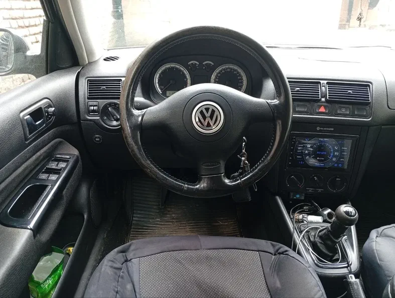 Volkswagen Golf 2002 - 6