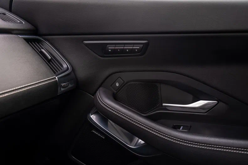 Jaguar E-Pace 2019 - 22