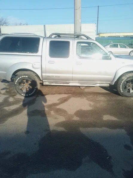 Nissan Navara (Frontier) 2005