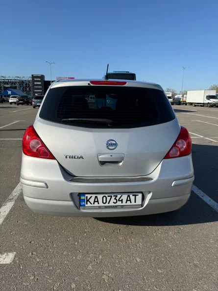 Nissan Tiida 2011