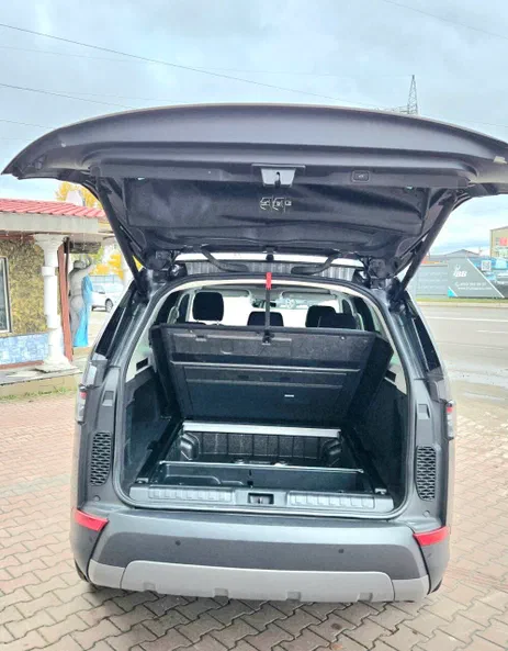 Land Rover Discovery 2018 - 10