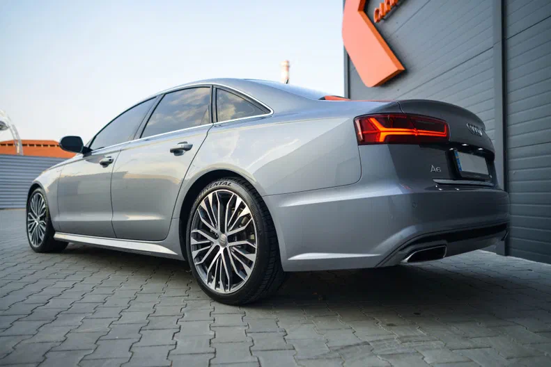 Audi A6 2014 - 13