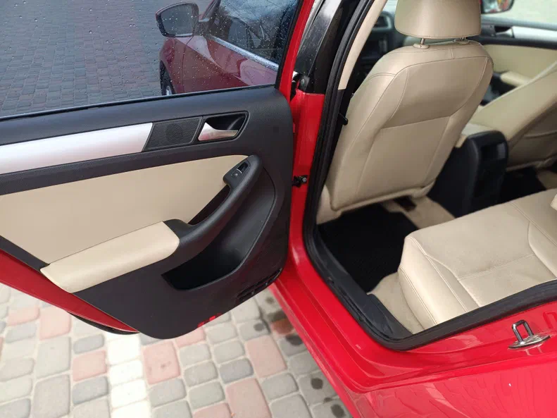 Volkswagen Jetta 2014 - 13