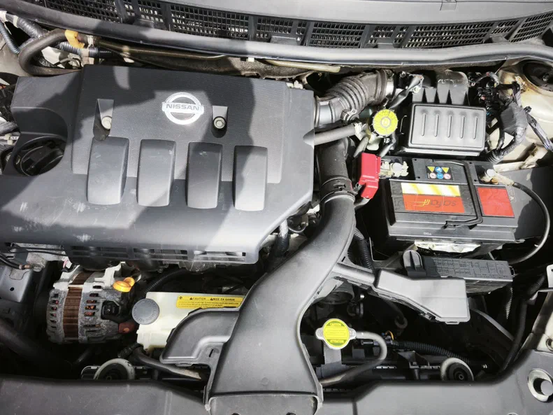 Nissan Tiida 2011 - 8