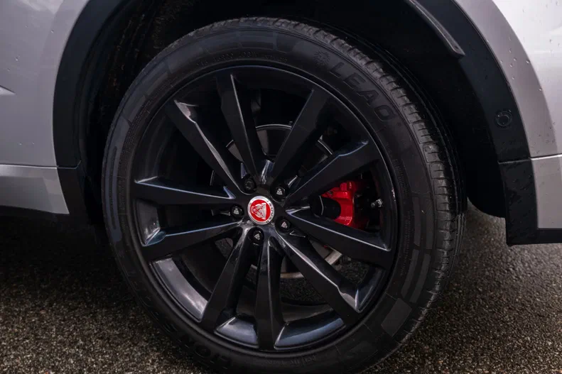 Jaguar E-Pace 2019 - 23