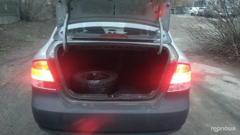 Chevrolet Aveo 2004 - 8