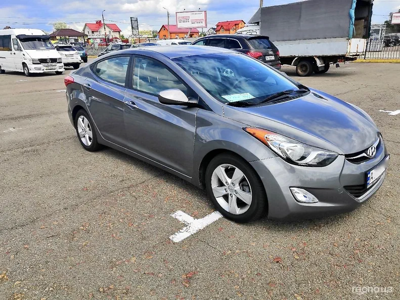 Hyundai Elantra 2013