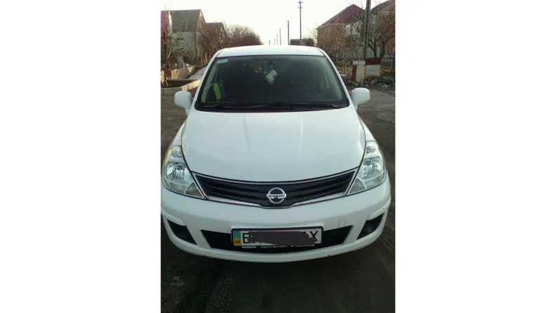 Nissan Tiida 2011