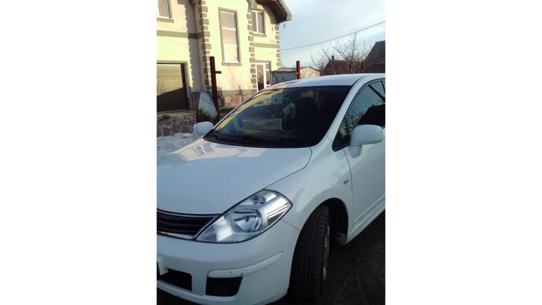 Nissan Tiida 2011