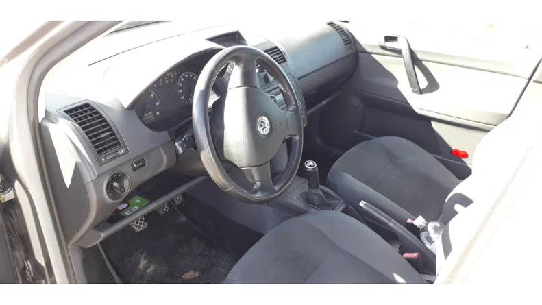Volkswagen Polo 2008 - 9