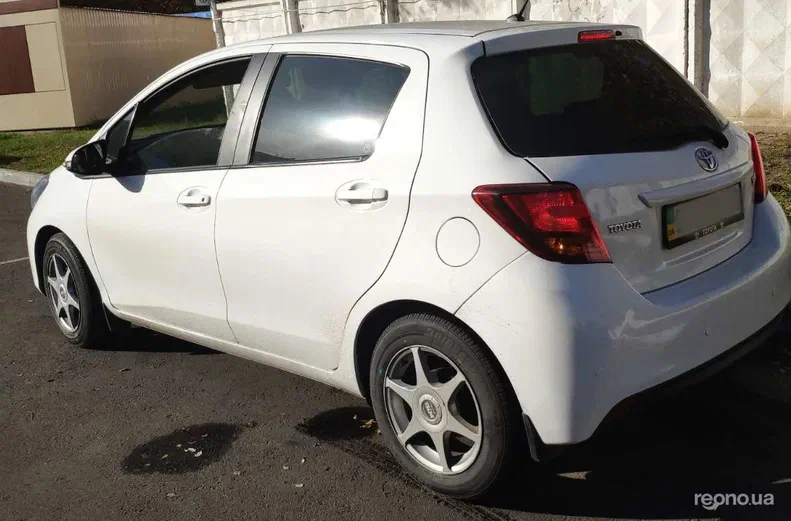 Toyota Yaris 2015