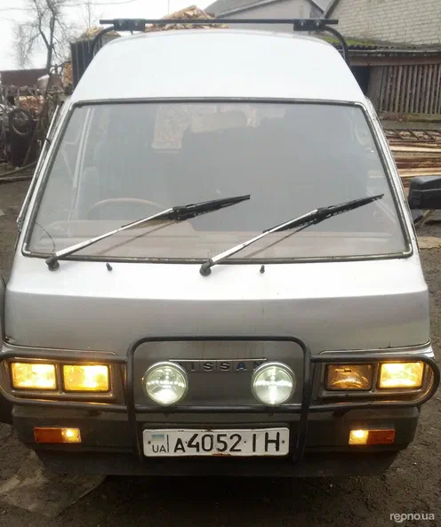 Nissan Vanette 1987