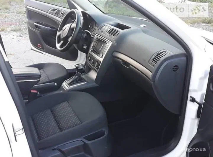 Skoda Octavia 2012 - 11