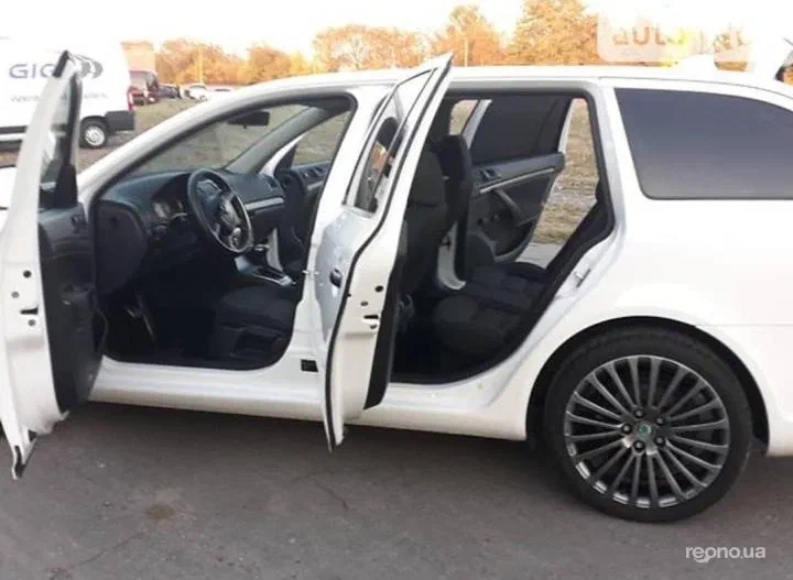 Skoda Octavia 2012 - 8