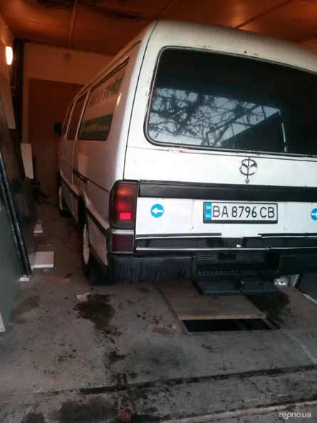 Mazda E2200 1993 - 12