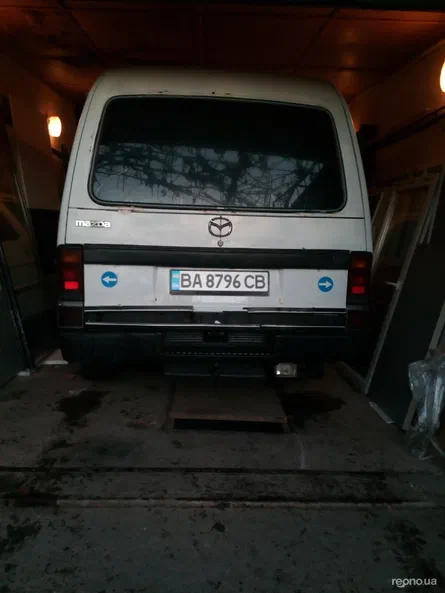 Mazda E2200 1993 - 10