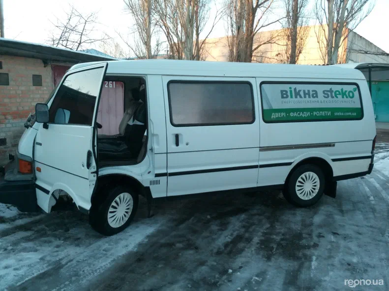 Mazda E2200 1993 - 8