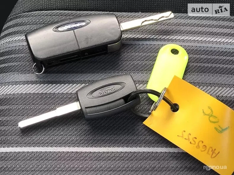 Ford Focus 2010 - 13