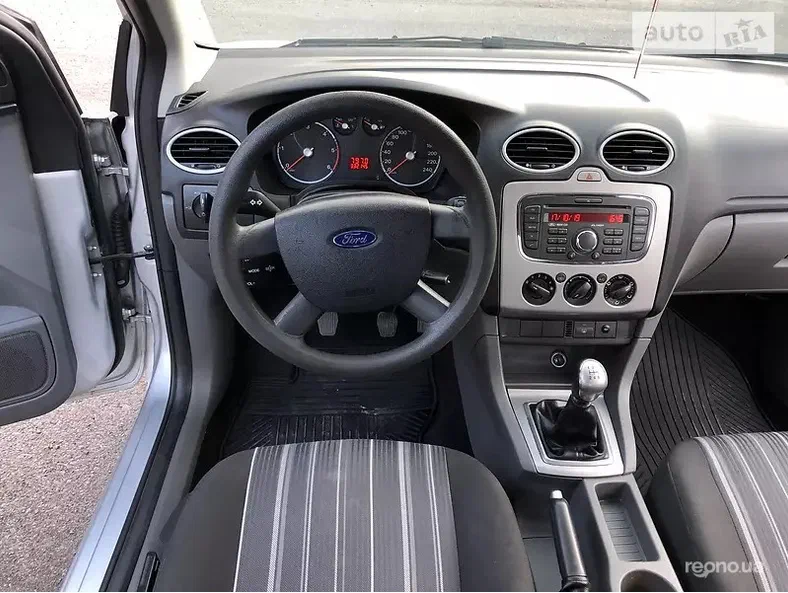 Ford Focus 2010 - 11