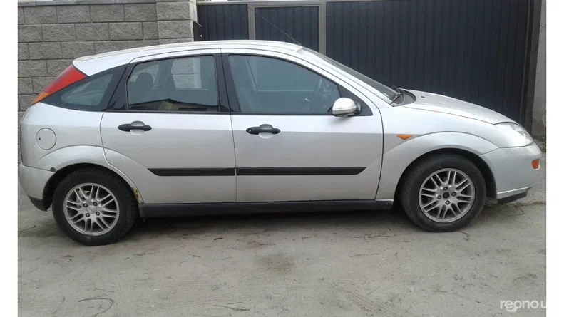 Ford Focus 2000