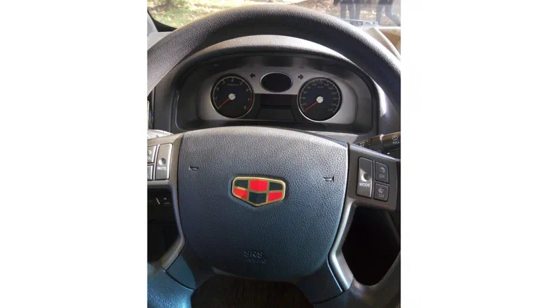 Geely Emgrand EC7 2012